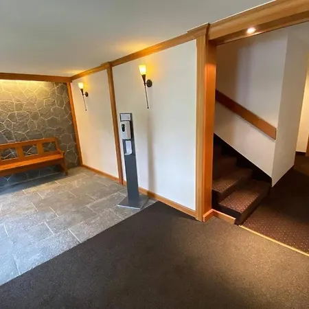 Studio Crans-Montana. Pool, Tennis, Sunny Balcony.
